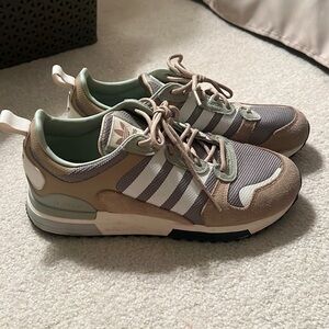 Mens adidas sneaker